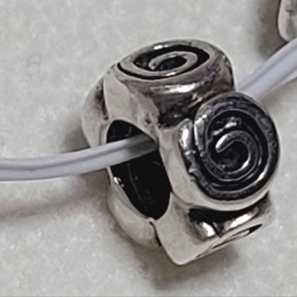 PANDORA Roses Spacer Charms (per charm) - Picture 6 of 8